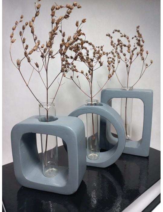 Modern Sanat Esintili, Dikdörtgen-Kare-Yuvarlak Formlu, Cam Tüplü Dekoratif 3'lü Vazo Set Gri Modern Sanat Esintili, Dikdörtgen-Kare-Yuvarlak Formlu, Cam Tüplü Dekoratif 3'lü Vazo Set Gri
