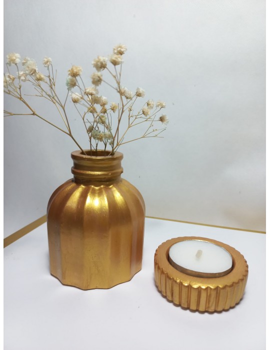 İnce Çizgili Vazo - Modern & Minimal Dekoratif Obje, Salon ve Ofis Çiçeklik, Antiquity Gold İnce Çizgili Vazo - Modern & Minimal Dekoratif Obje, Salon ve Ofis Çiçeklik, Antiquity Gold