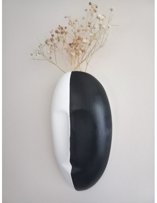 İki Renkli Soyut İnsan Yüzü Duvar Vazosu, Mask Duvar Süsü, Aksesuar Siyah-Beyaz İki Renkli Soyut İnsan Yüzü Duvar Vazosu, Mask Duvar Süsü, Aksesuar Siyah-Beyaz